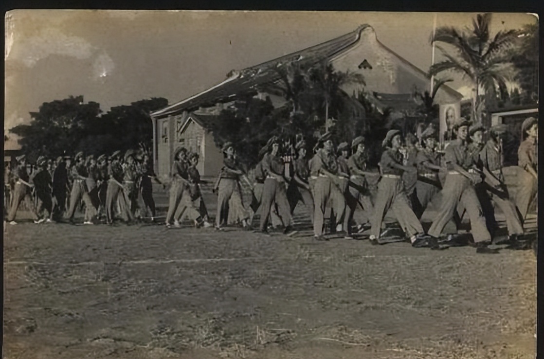 “巾帼女英雄”刘桂贞：肠子流出2寸坚持战斗，被授予上尉军衔！