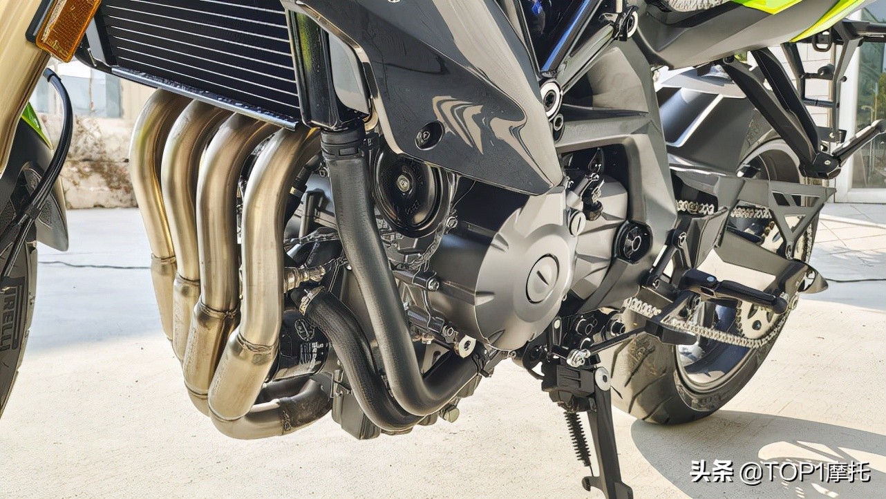 十年了一个能打的都没有？贝纳利黄龙600新款实拍+竞争力解析