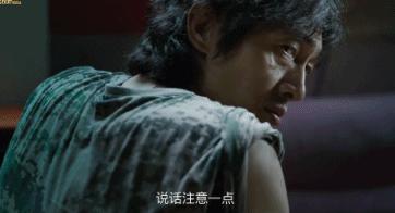 易烊千玺王传君祝福众人反应视频,王传君评价易烊千玺