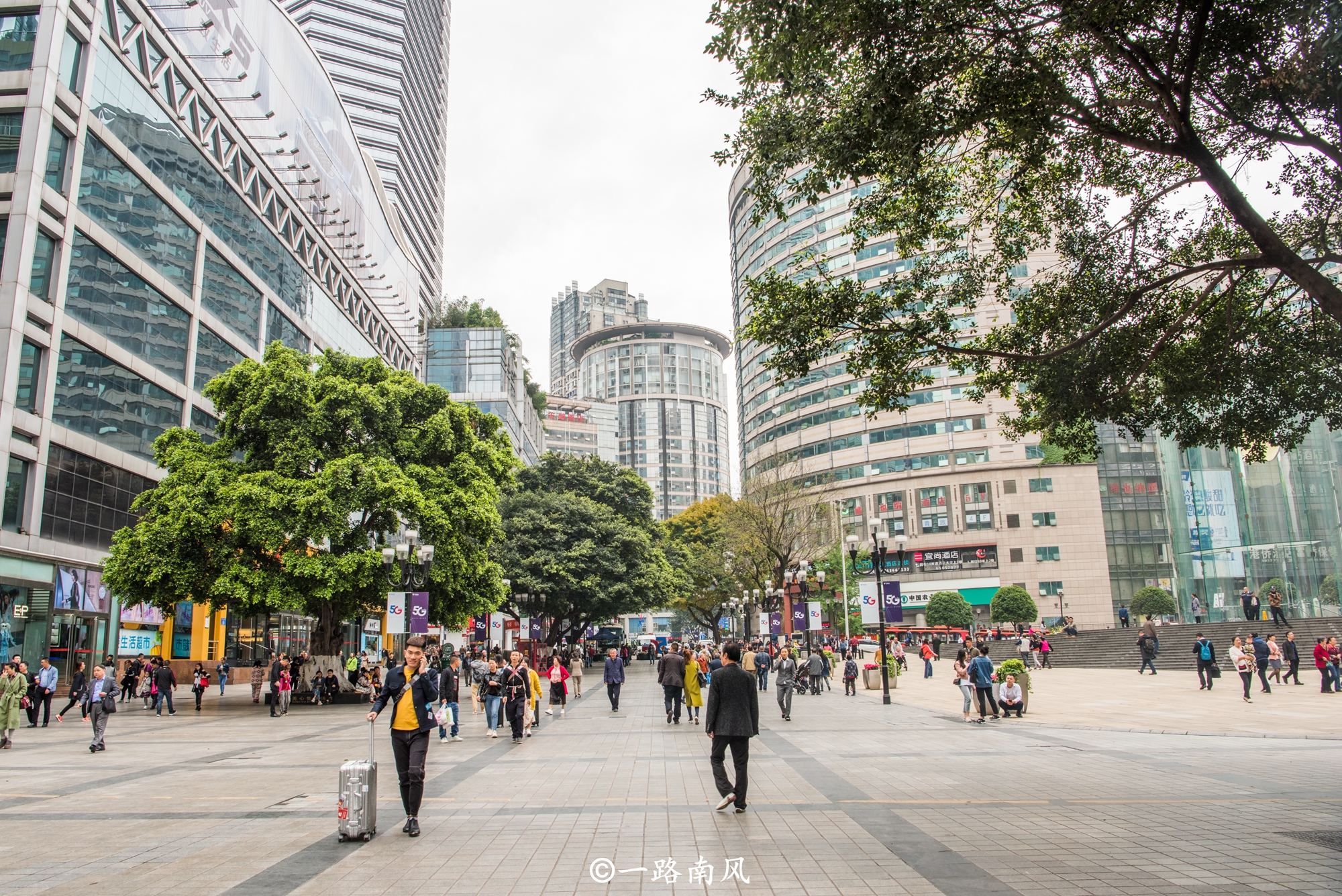 这几天重庆旅游景区多少人,重庆春节免费景点