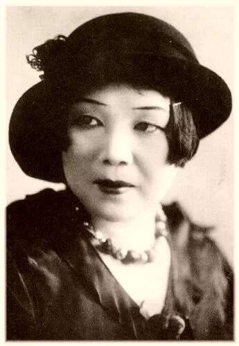 《老妓抄》：老妇人圈养年轻男子的故事，道尽了女*爱性**与欲的隐痛