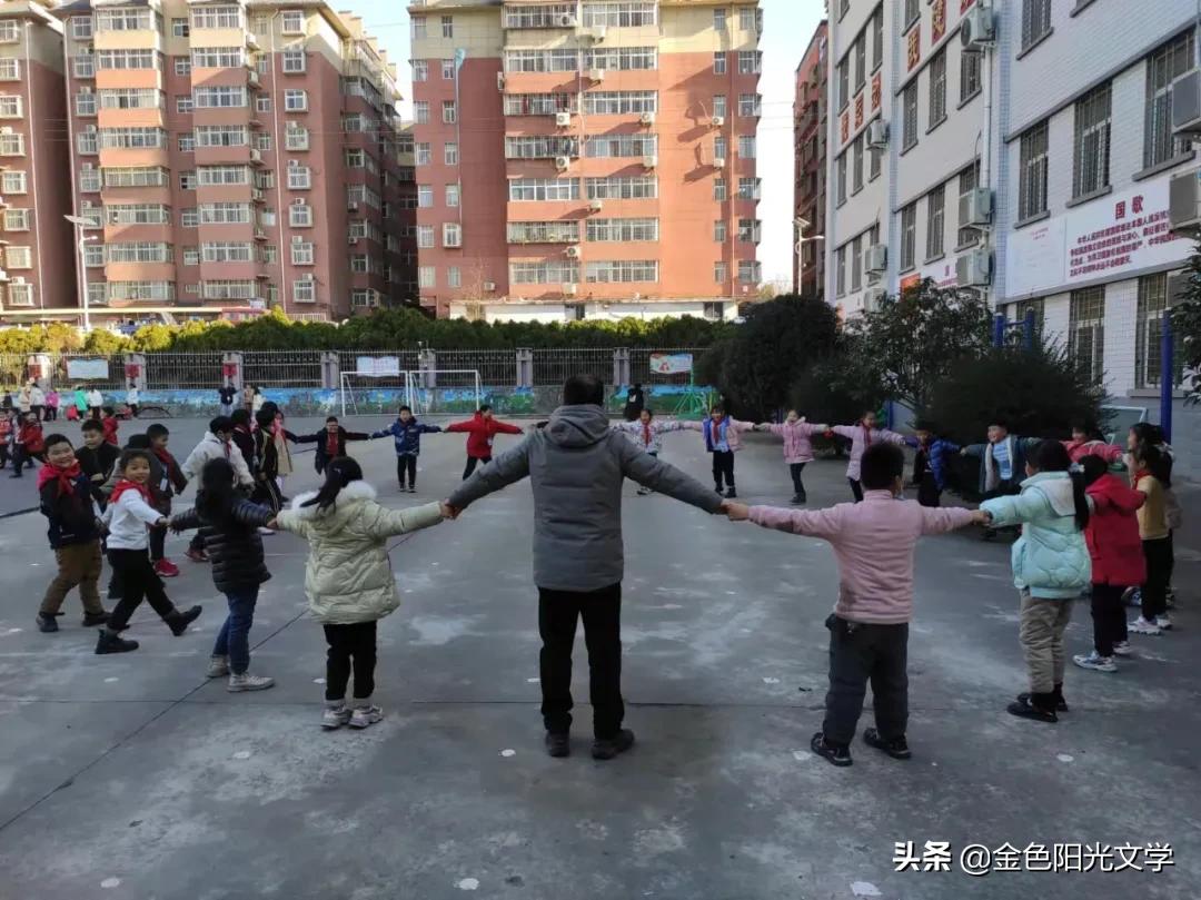 课间活动堆雪人,五年级堆雪人优质课