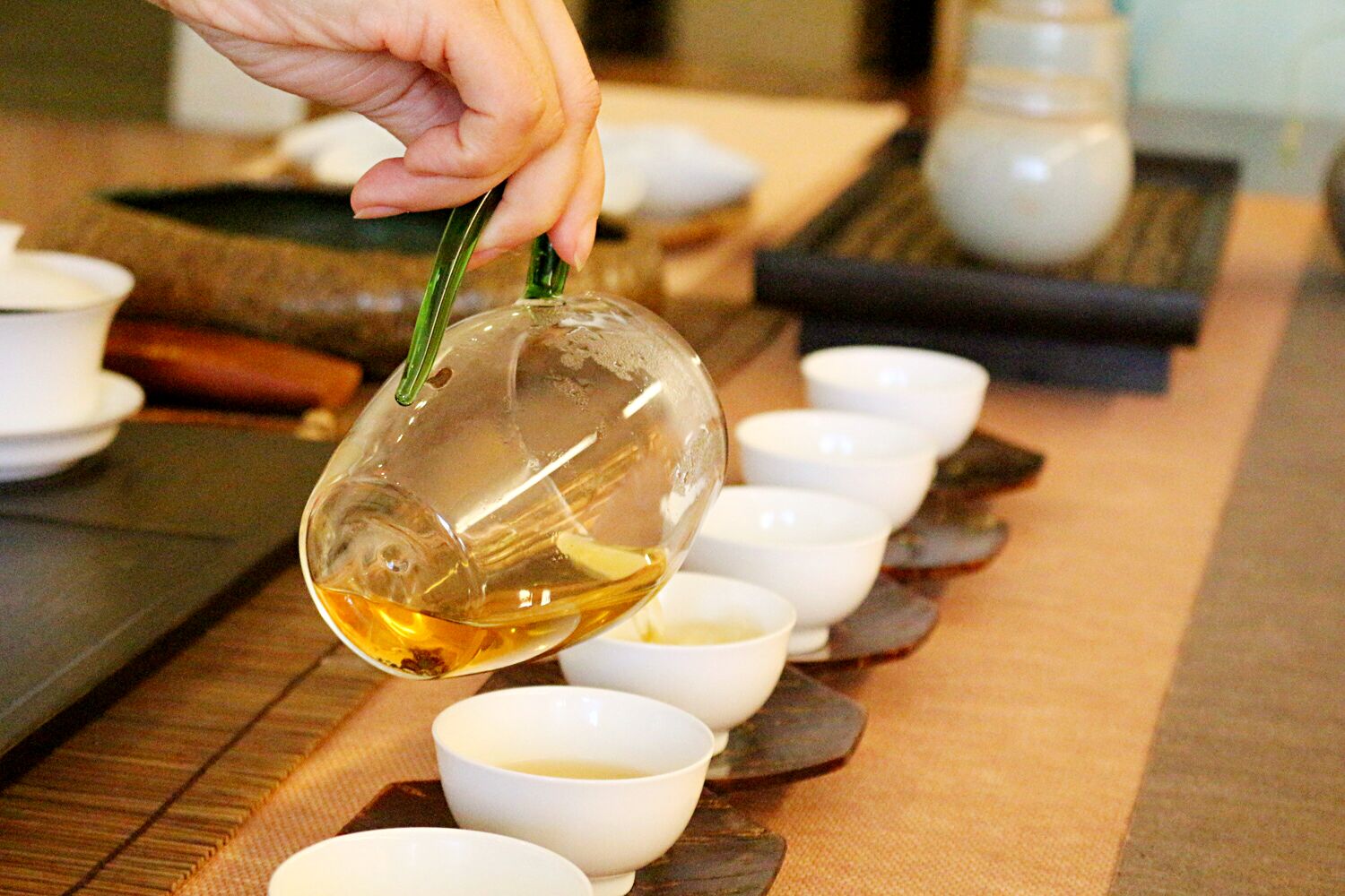 来自塔里木《塔河文苑》：睡着的胡杨