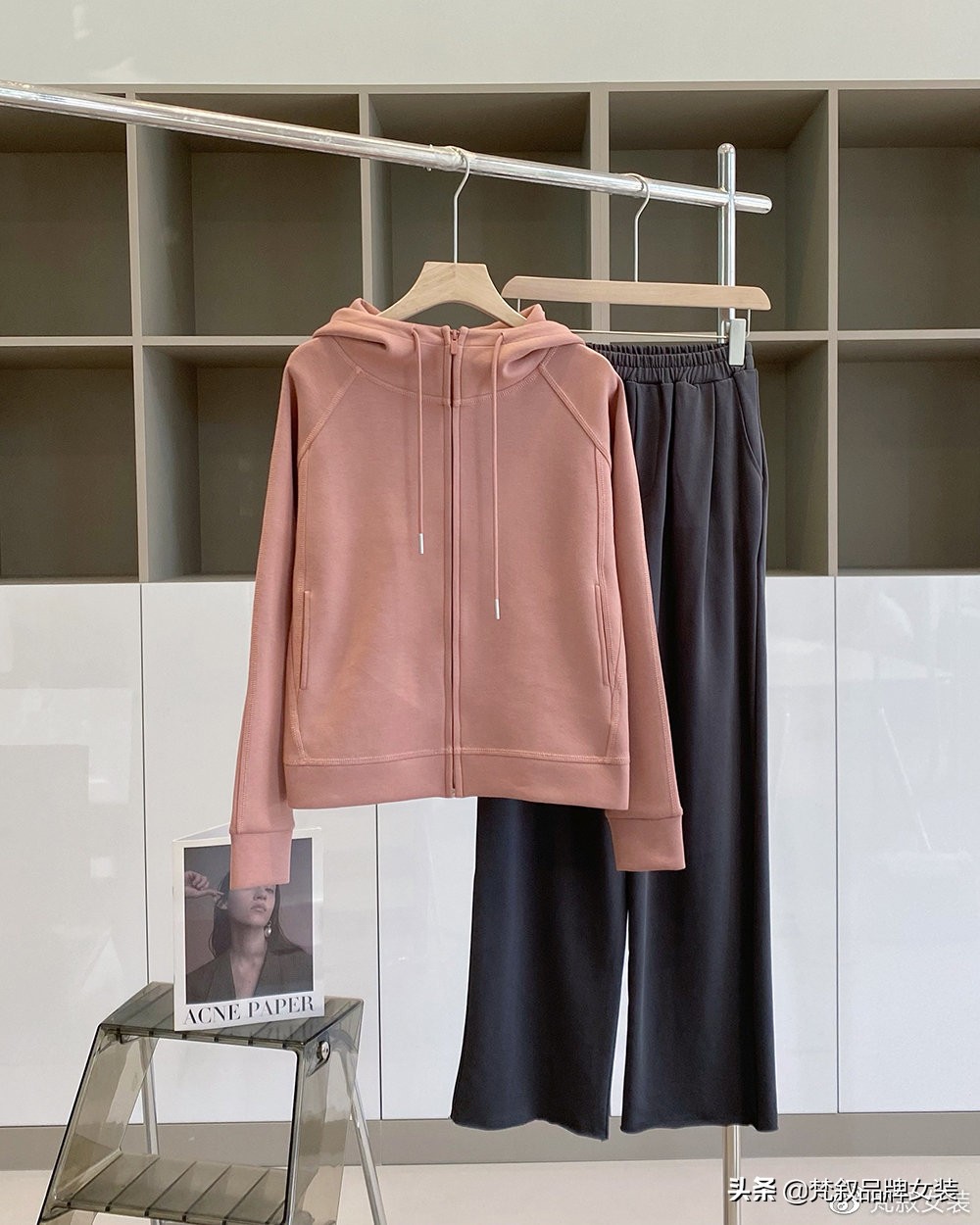 梵叙女装卫衣,阜新梵叙品牌女装集合店