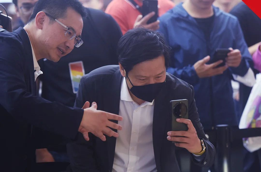 雷军上海车展视频,雷军参加上海车展