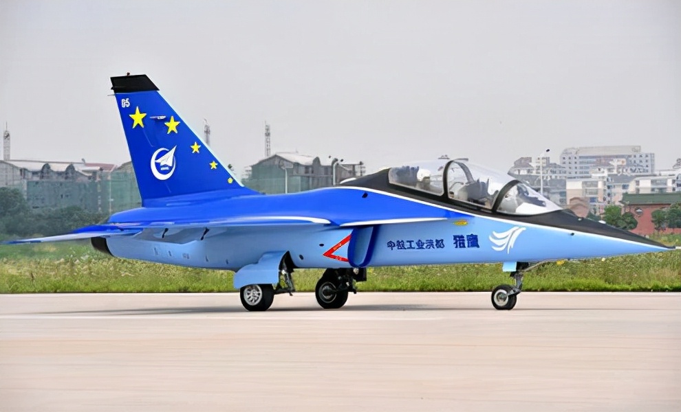 中国战机再获突破，美抱怨美霸主地位遇到挑战，或将难以支撑