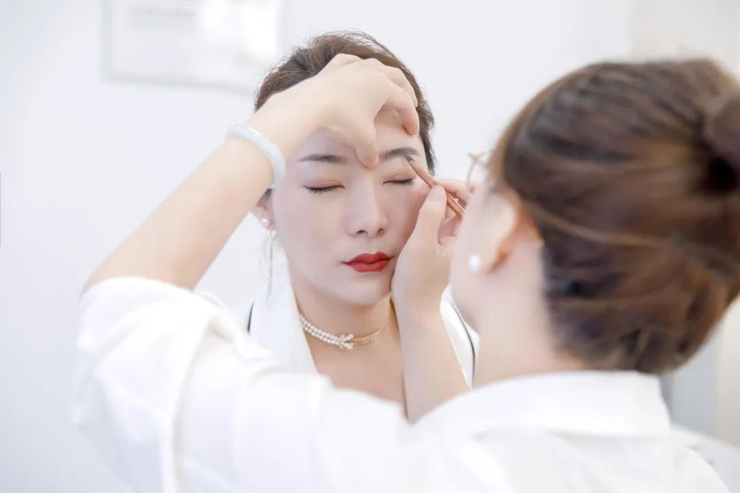 改善高低眉的训练有哪些,高低眉修眉教程