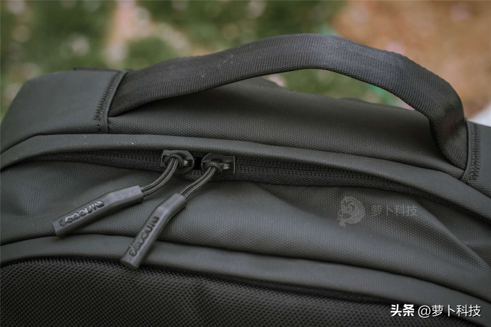 笔记本360°环绕保护，好看又能装，苹果合作品牌INCASE背包评测