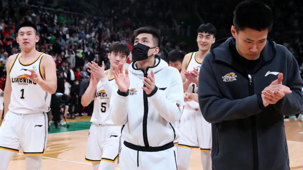 恭喜杨鸣！恭喜郭艾伦！辽宁男篮3-2淘汰广厦，成功晋级总决赛