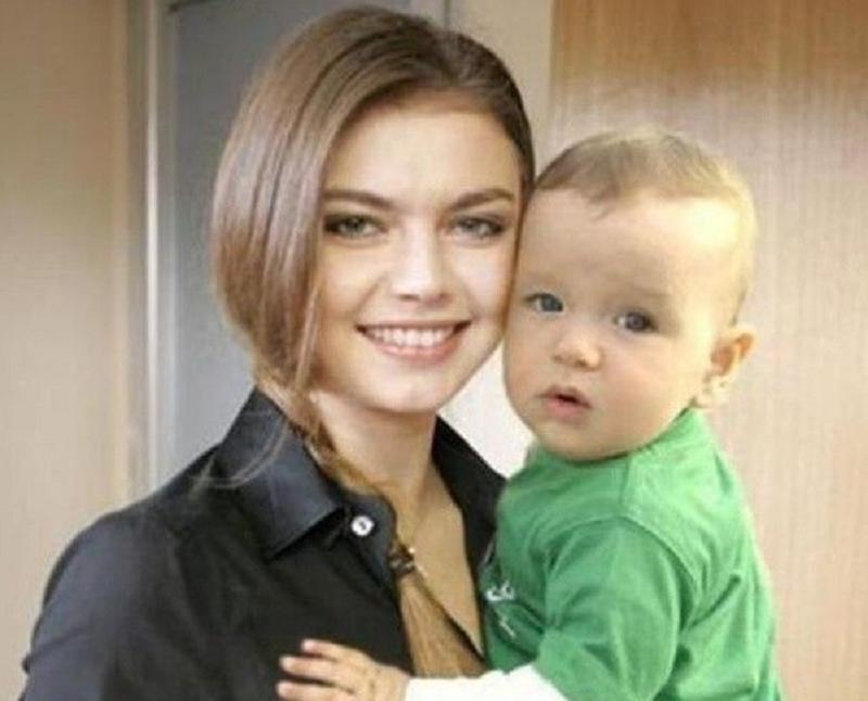 俄罗斯卡巴耶娃简历,普京宝贝卡巴耶娃与普京互动视频