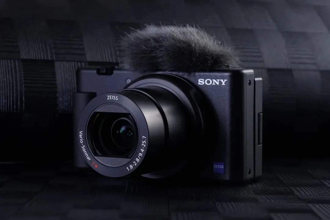 入门级相机推荐预算2000左右,2023公认的最好入门级单反相机