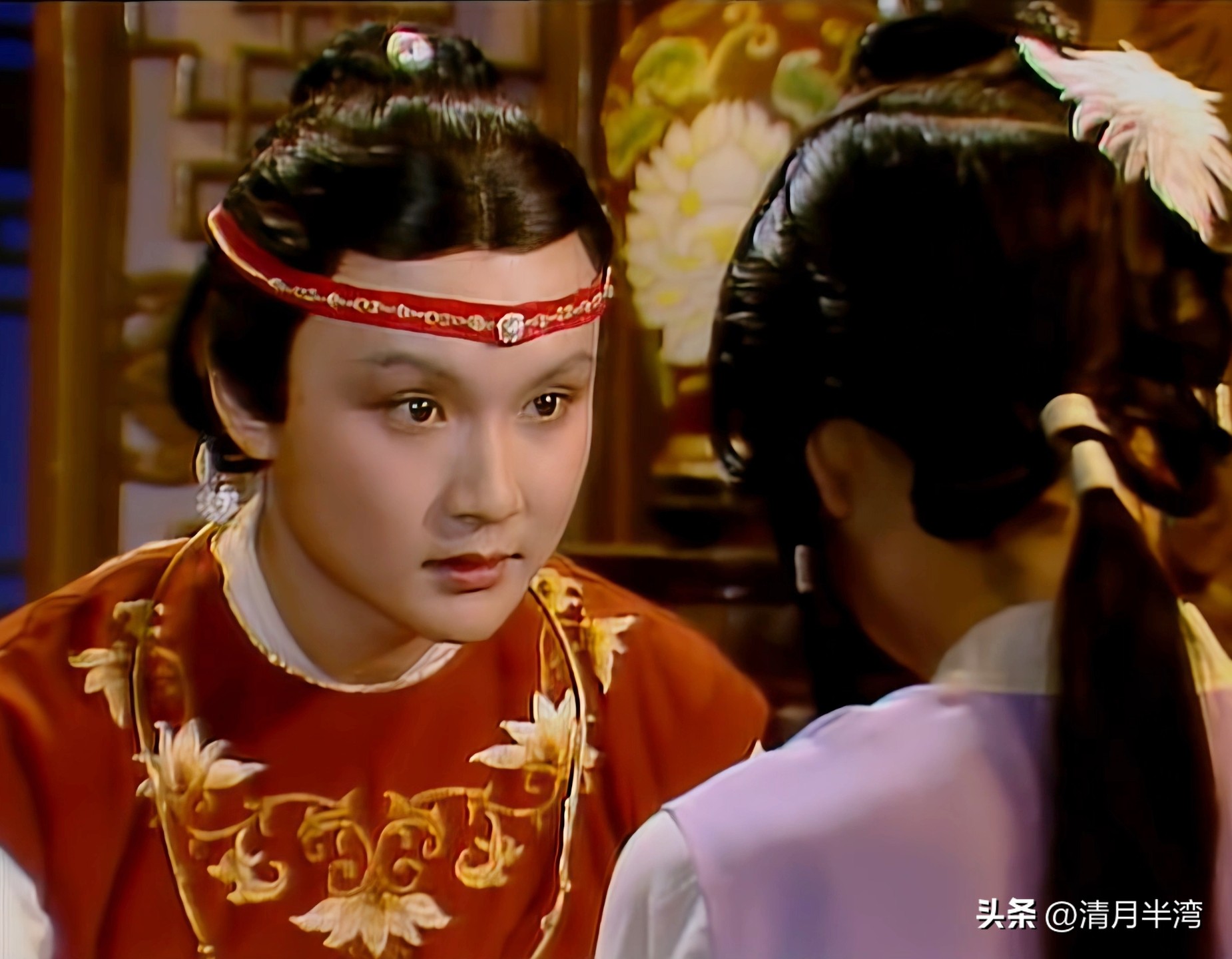 走路像街溜子就别尬演贵公子,8位男星告诉你,什么才是矜贵优雅