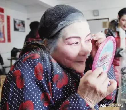 三下语文习作身边有特点的人范文,三年级习作6身边那些有特点的人