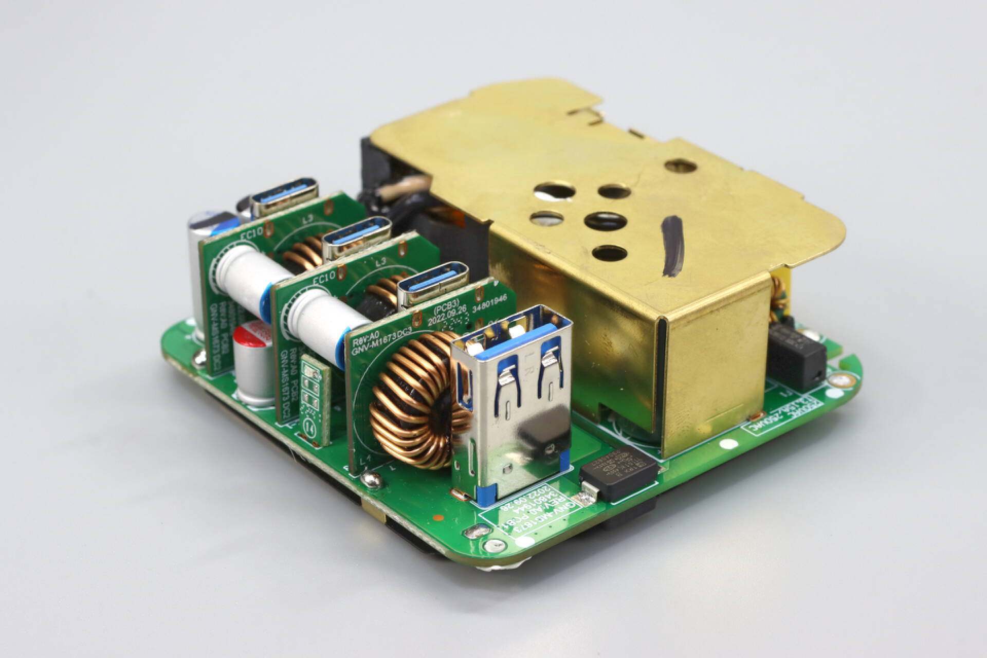 公牛新款67w快充插座拆解,公牛防过充保护插座拆解