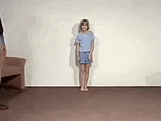 小孩被自行车撞康复要赔偿,孩子不小心被自行车撞了一下