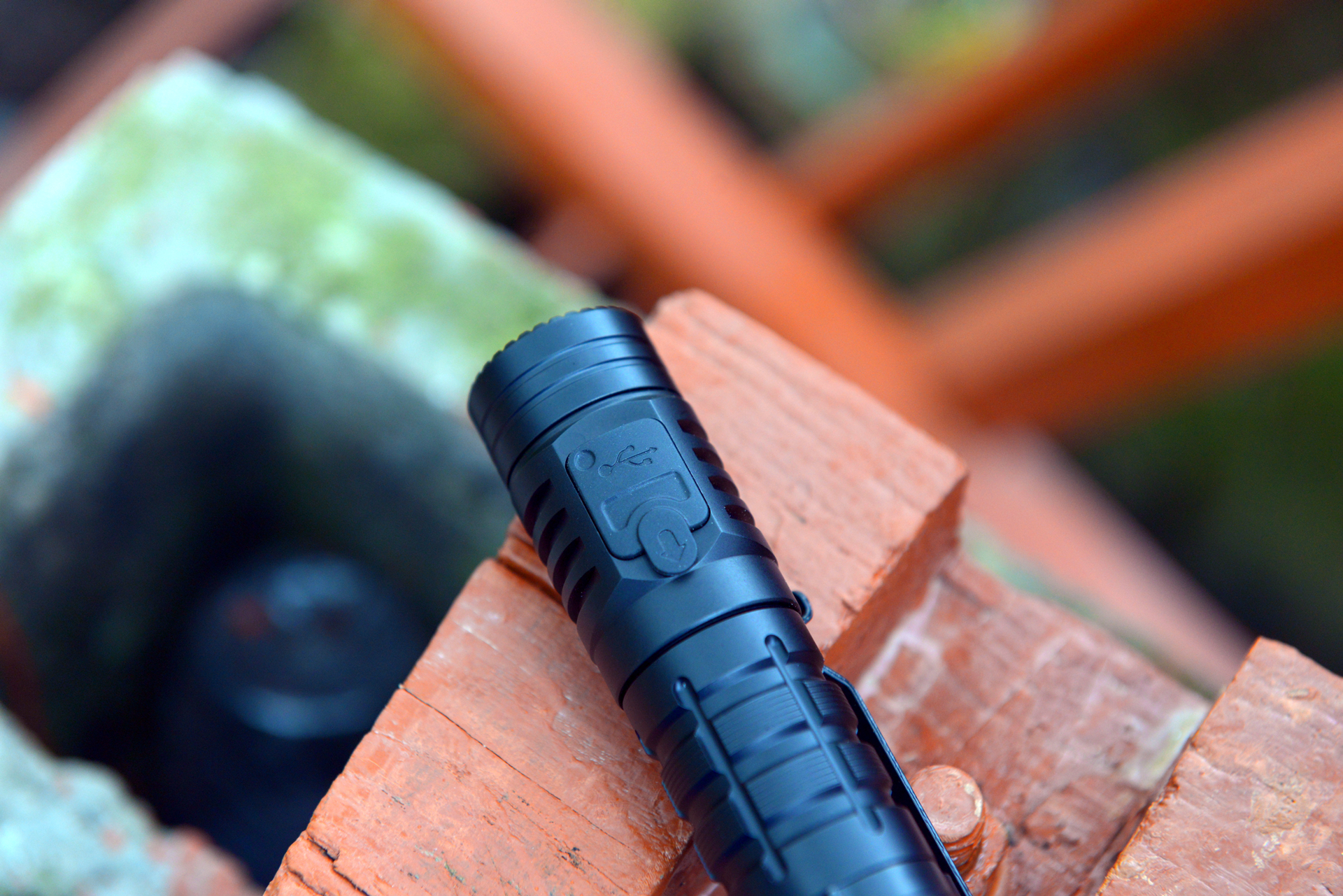 务本c2手电怎么样,务本手电c2亮度