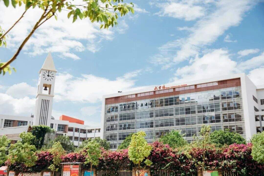 俊发城思成中学昆十中,俊发城思成中学和昆十中是啥关系