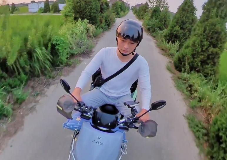 横店当5年群演的外卖小哥，日结70元到攒钱13万，为梦骑行去*藏西**