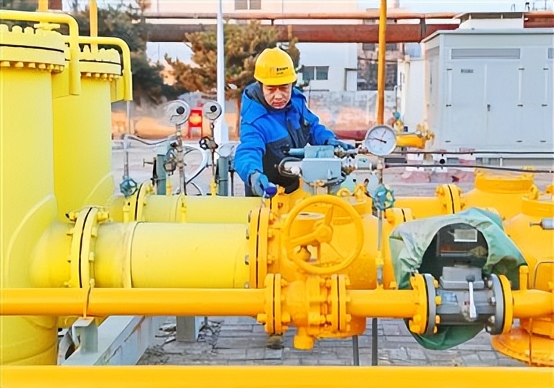 毕业生数量与岗位存量,毕业生群体面临巨大的就业压力