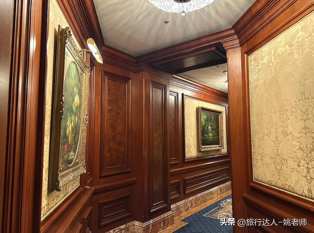 日本丽思卡尔顿酒店阴雨天高级感,大阪奢华酒店