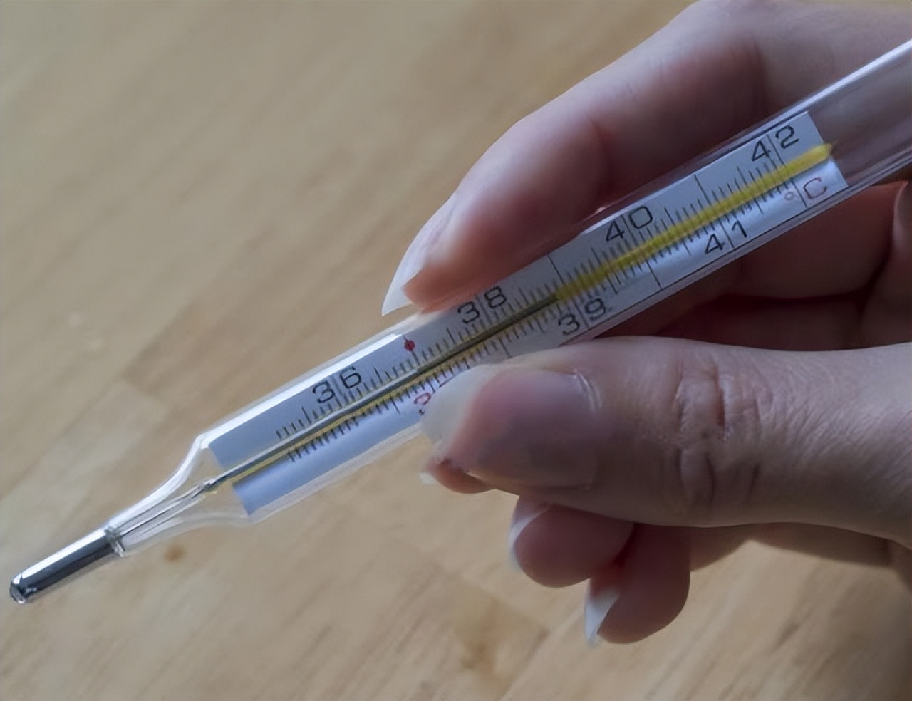 孩子咬破水银温度计怎么处理,孩子咬破水银体温计