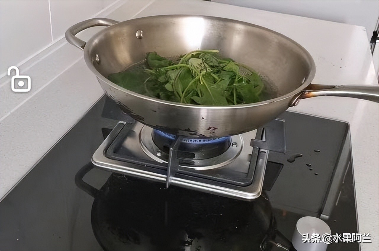 菠菜5种最好吃的做法,菠菜最好吃的三种做法