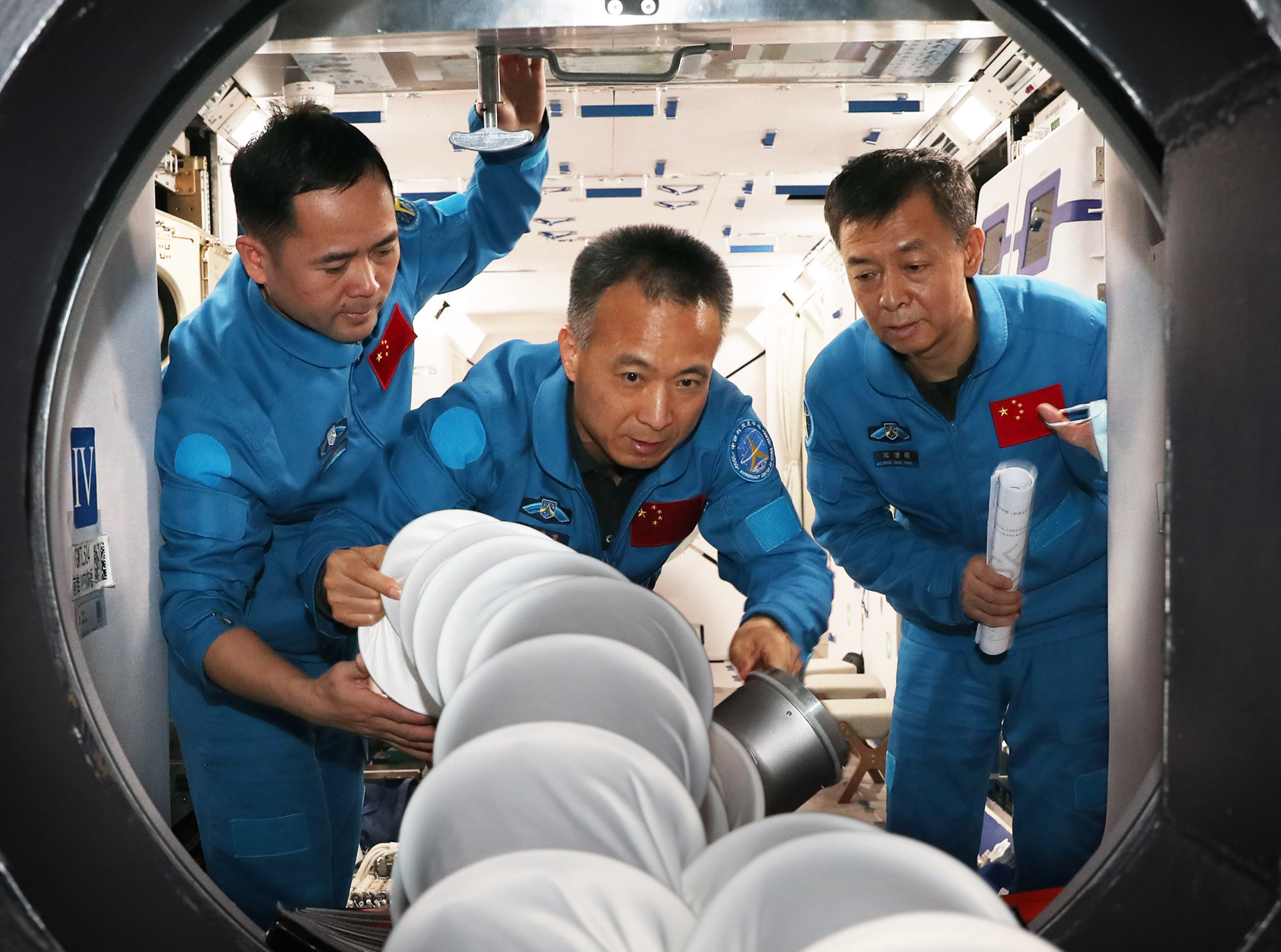 杨利伟再次错过!神舟十六号将升空,两批16人,有3人未进中国空间站