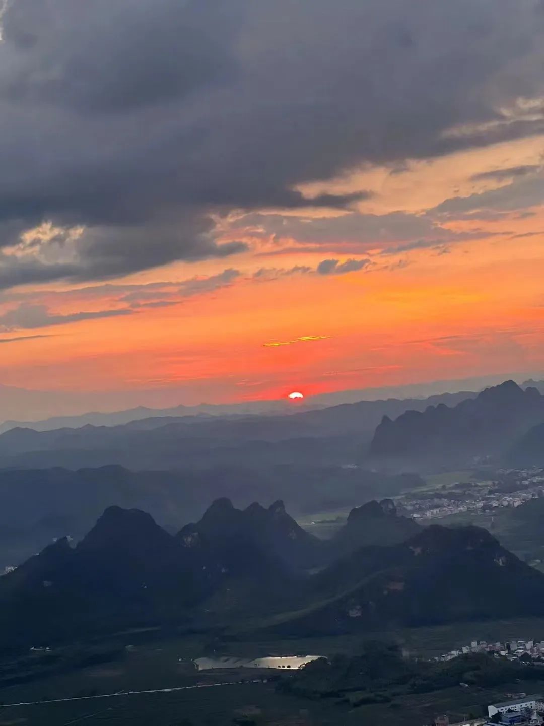 回到早睡早起的日子,回老家朝九晚五