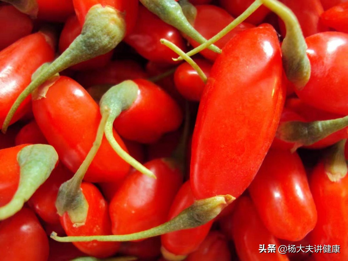 吃枸杞有什么好处和功效,吃枸杞有什么好处呢