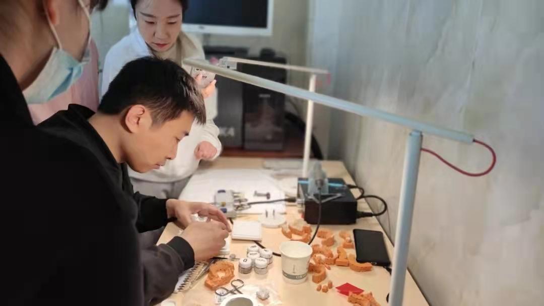 口腔椅旁培训,培训椅子修补