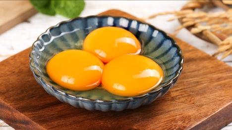 买鸡蛋是挑大的好还是小的好,买鸡蛋时买几个才不会尴尬