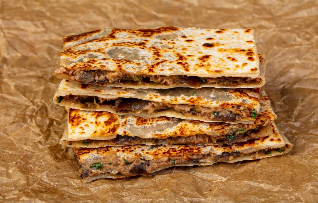 总是失眠很苦恼？提醒：人过40岁，做好4件事，帮助提高睡眠质量