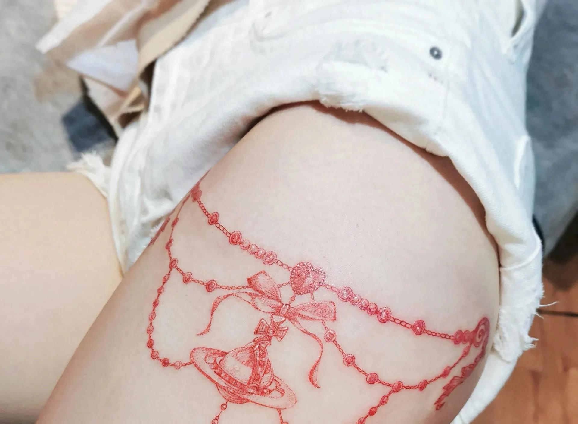 女生被发现纹身,如何正确看待女生身上有纹身