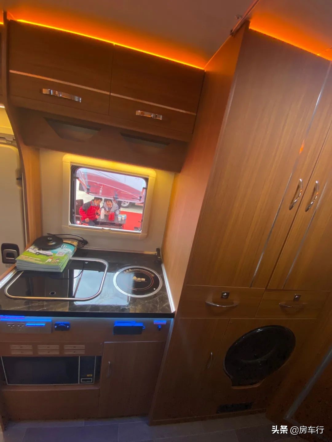 国内口碑最好的h500轻卡房车,跃进房车h500升顶房车图片