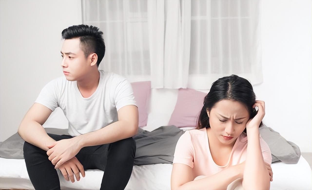 离家出走8年的堂妹突然联系我，一再强调不能把她信息透露给小叔