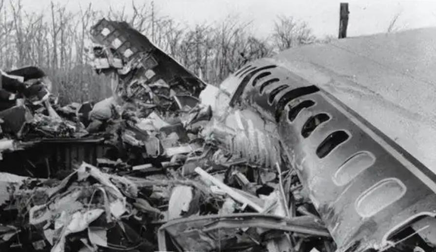 东航重新恢复波音737,东航波音737失事哀悼