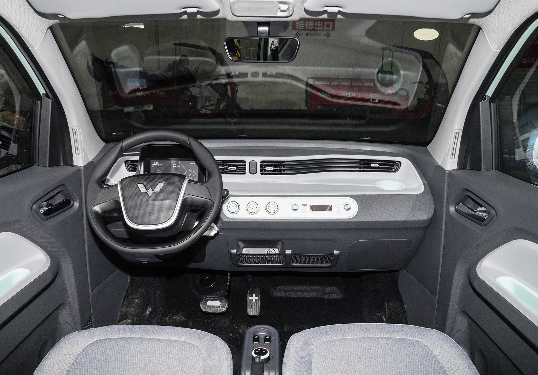 新款宏光miniev四门,宏光miniev2022年度款星空蓝