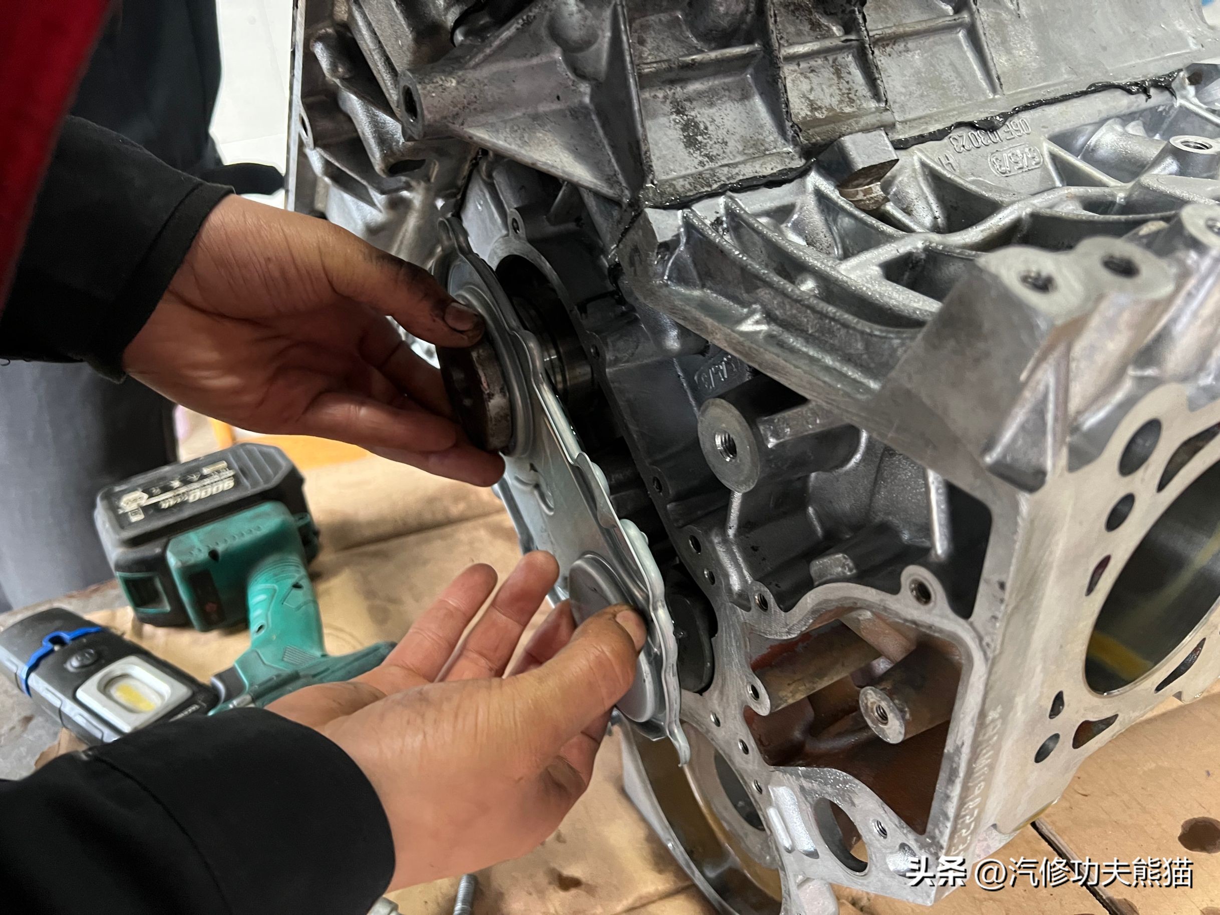 翻新60年前的奥迪,老车翻新奥迪a6发动机