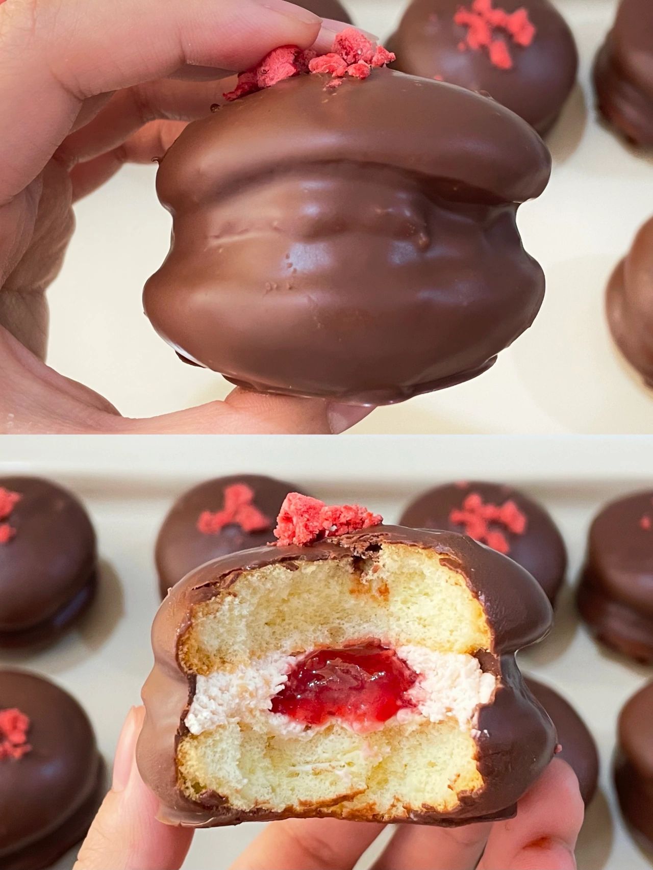 草莓巧克力派，口感丰富，一口下去超满足！