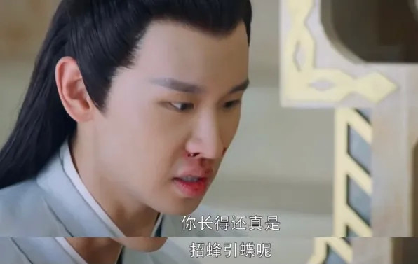 前脚吹“绝色美人”，后脚就被配角狠狠艳压，这些女明星图啥啊