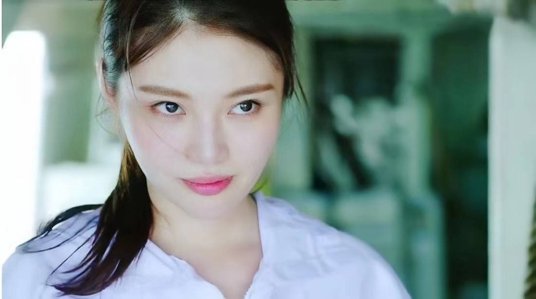 徐冬冬意大利足球宝贝代言人,徐冬冬是正宗椰汁的品牌代言人吗