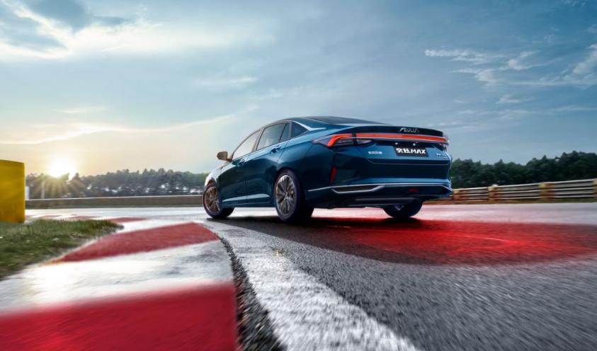 奕炫max改装宽体,奕炫max赛道级剪刀门宽体轿跑