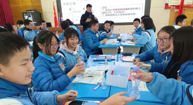 同台竞技大赛,同台竞技展风采的下一句