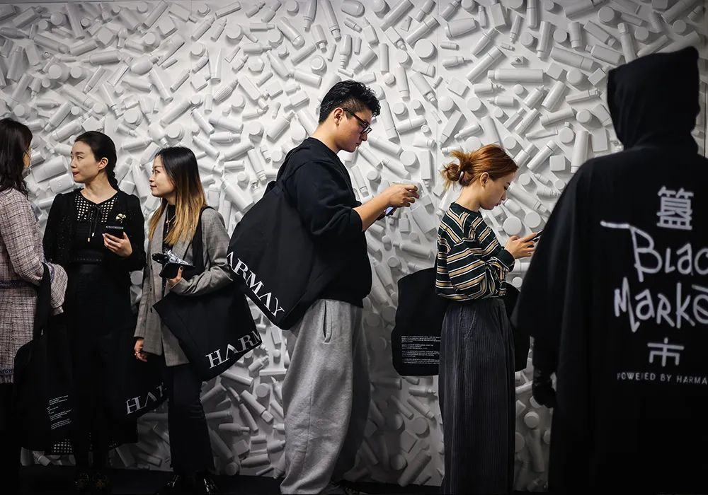 独家｜話梅要造一个“线下李佳琦”？