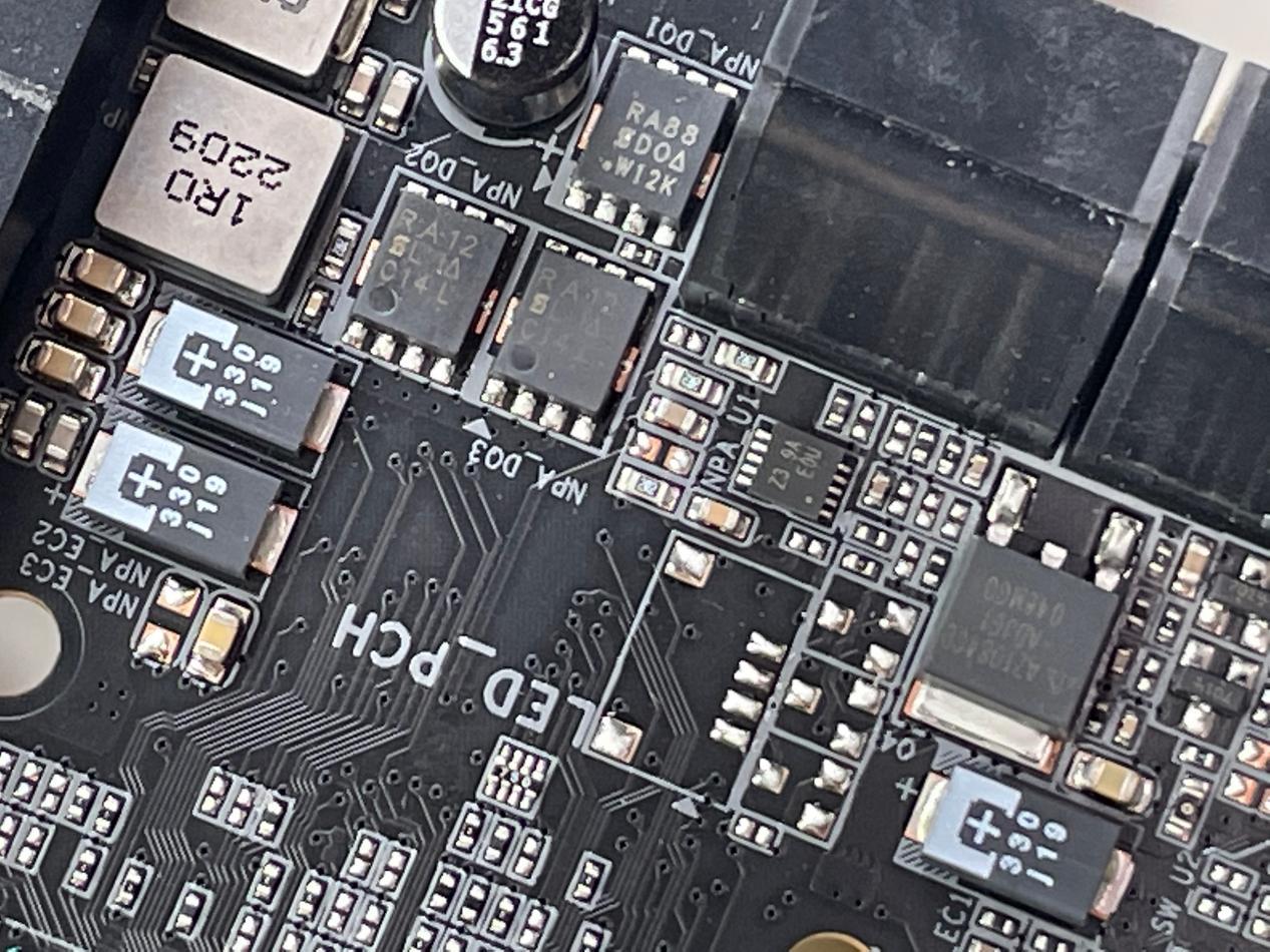 技嘉z790超级雕主板有几种规格,技嘉z790m小雕主板详解