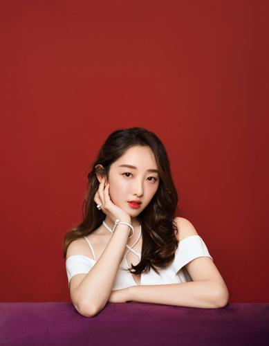 一出道就大方承认整容,出道就被逼着整容