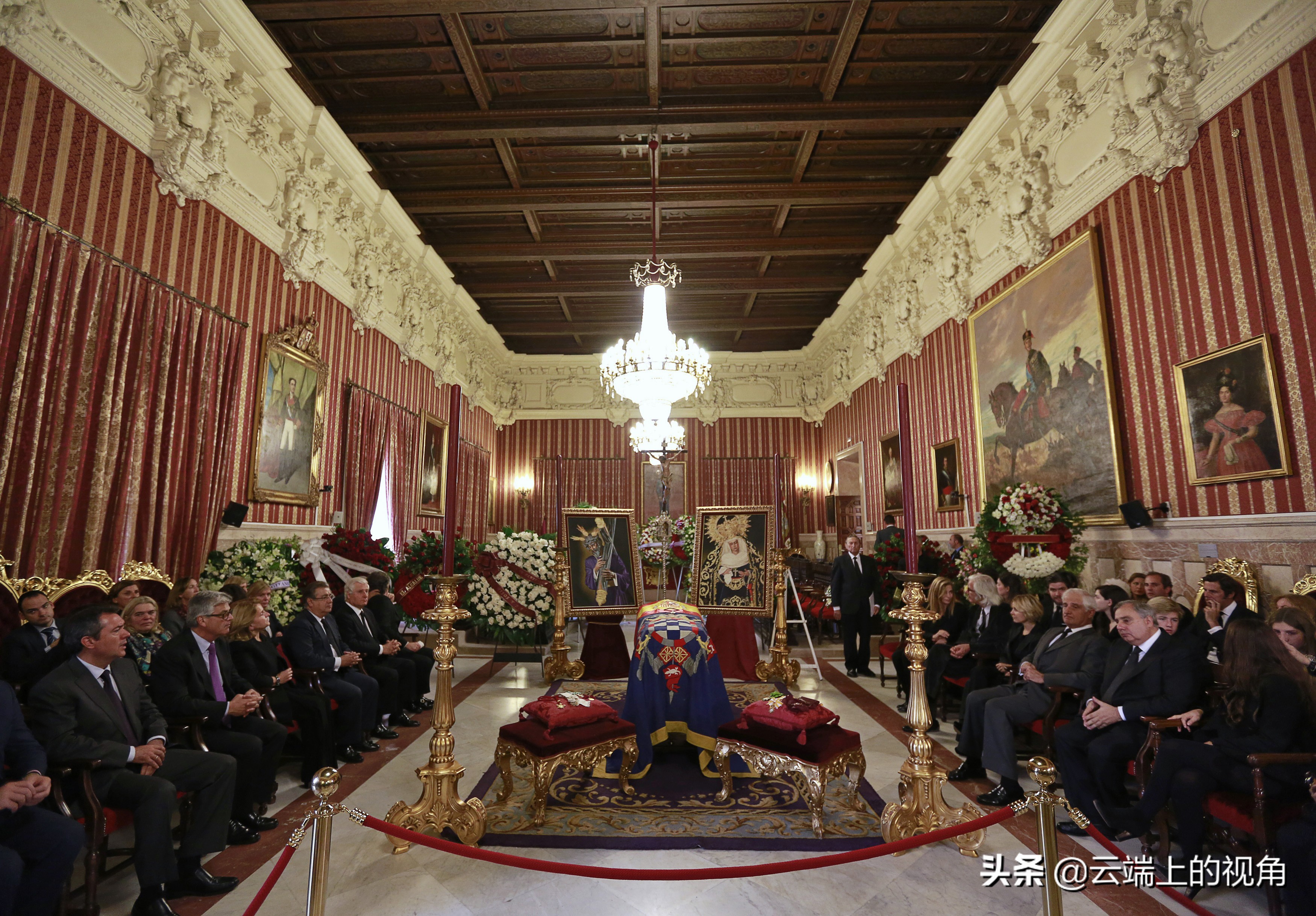 西班牙公爵是个整容怪咖，她用亲身经历告诉人们有钱也买不到美貌