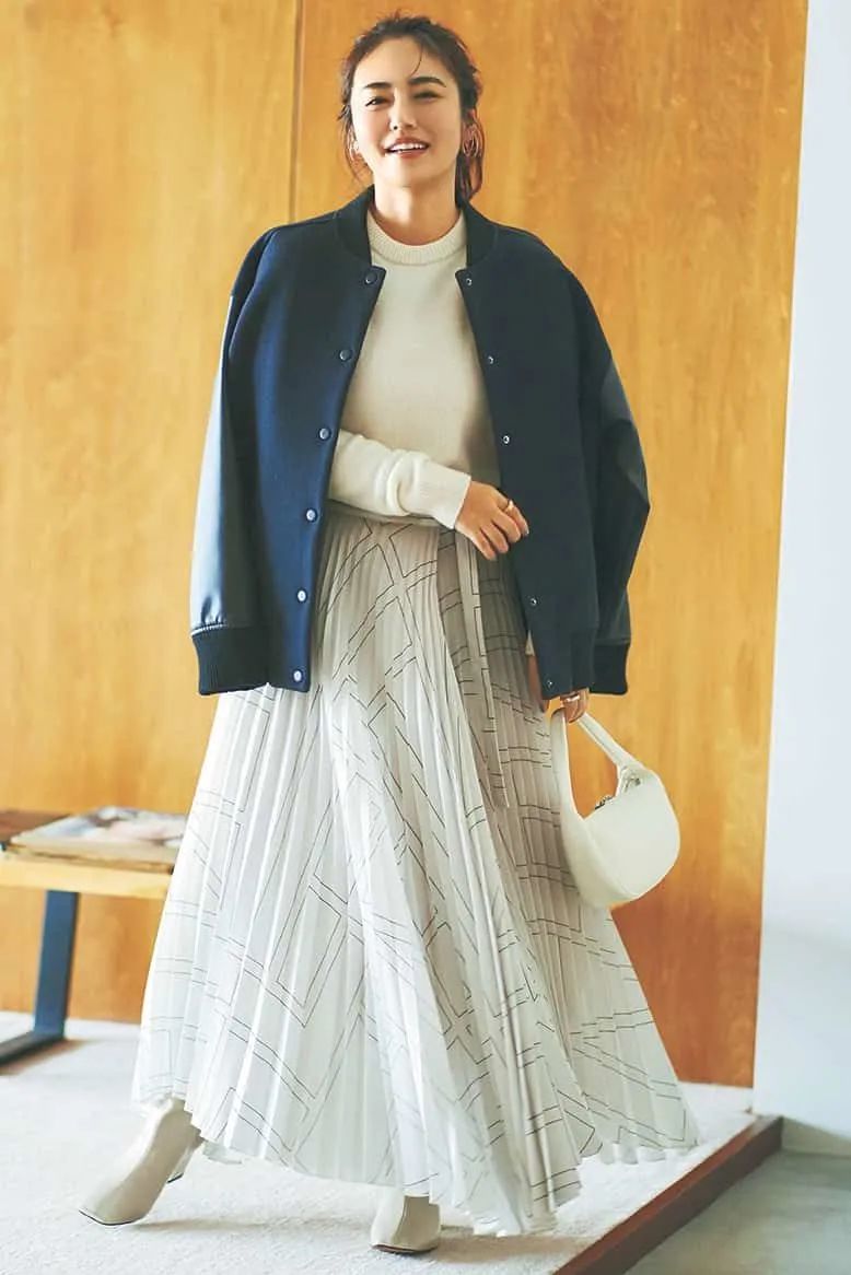 穿裙子靴子过年,过年穿了裙子显瘦