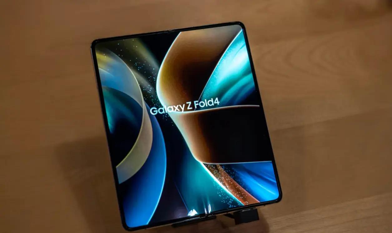 各品牌折叠屏维修价格表,折叠屏内屏坏了维修费用