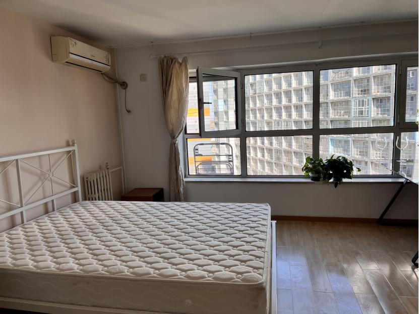 北漂神盘北京像素成“雷区”：房价近乎砍半，年轻人无比想离开它